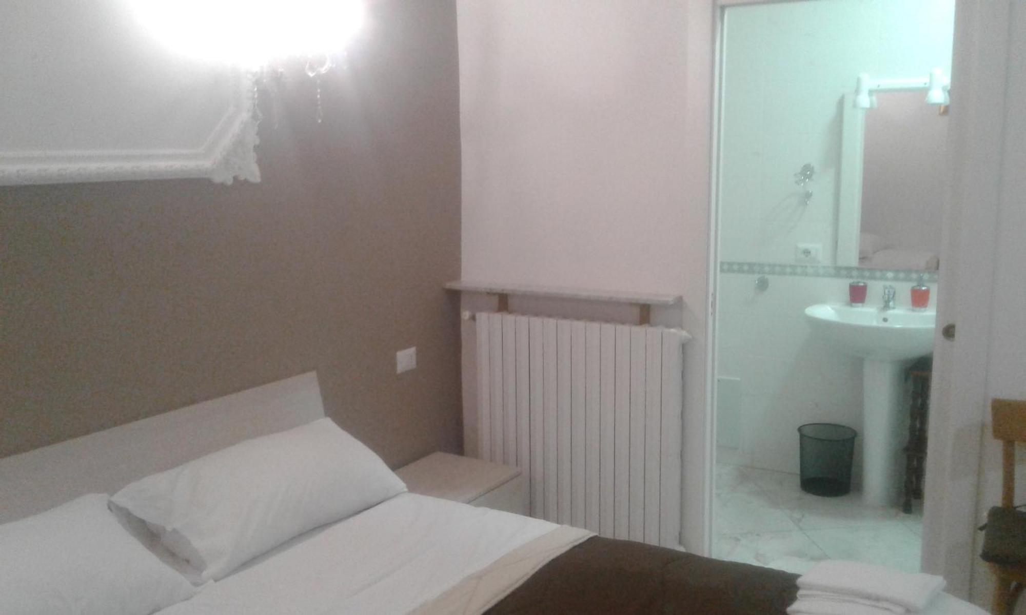 Emmanuel Bed & Breakfast *
